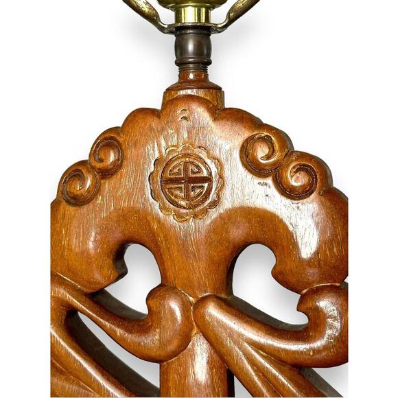 Beautiful 20th Century Chinoiserie Chinese Carved Wood Calligraphy Table Lamp - Picture 4 of 16